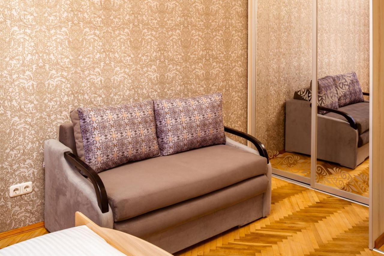 Alfa Apartments Svobody 31 Lviv Exteriör bild
