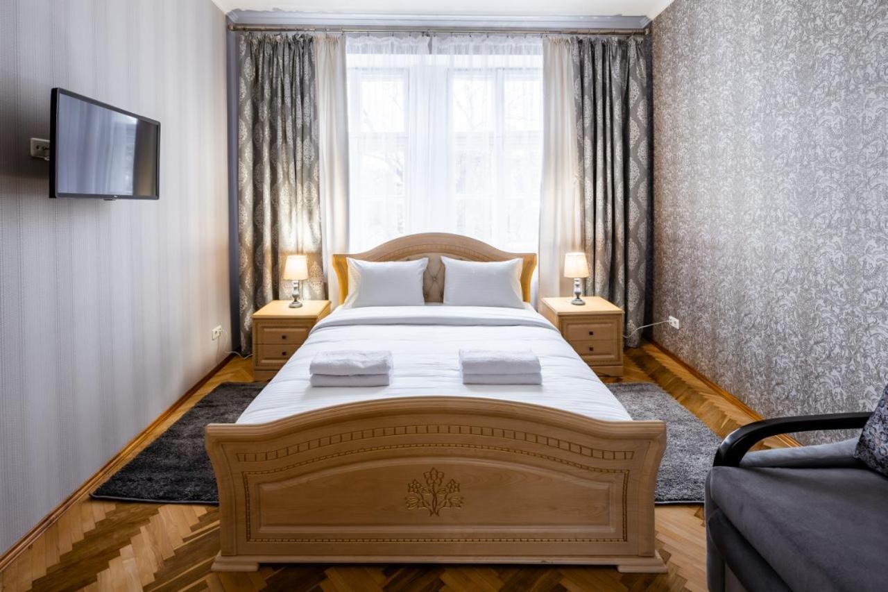 Alfa Apartments Svobody 31 Lviv Exteriör bild