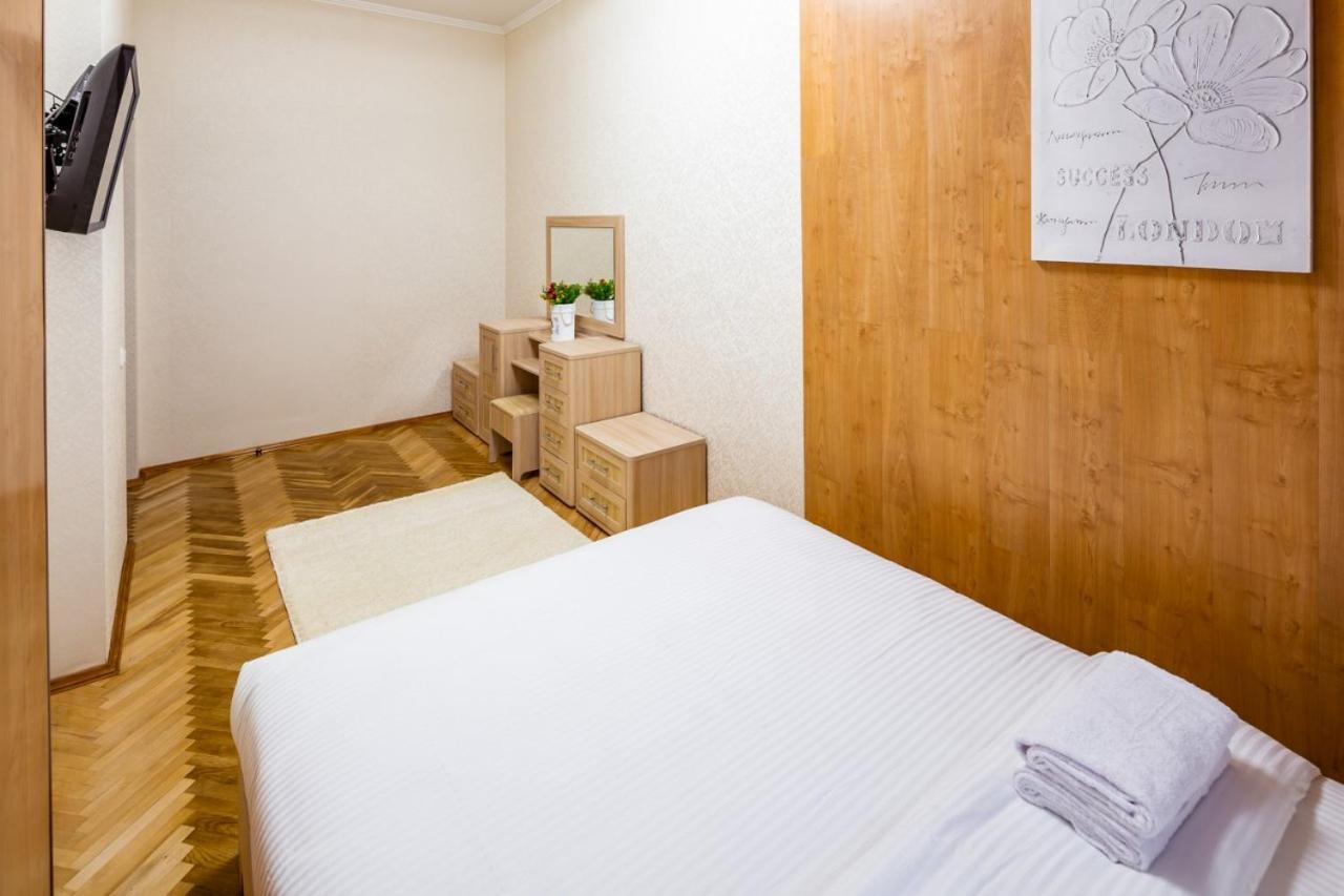 Alfa Apartments Svobody 31 Lviv Exteriör bild